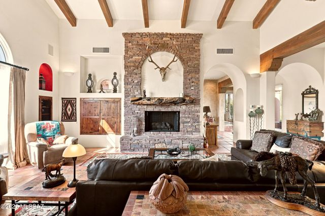 14460 N Sun Spring Drive, Oro Valley, AZ 85755