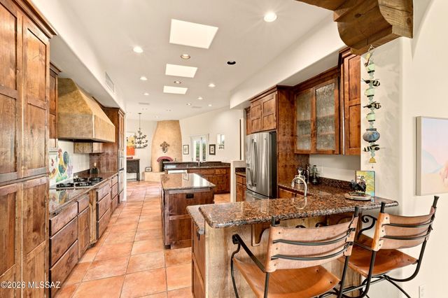 14460 N Sun Spring Drive, Oro Valley, AZ 85755