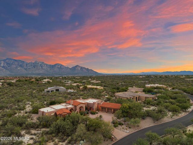 14460 N Sun Spring Drive, Oro Valley, AZ 85755