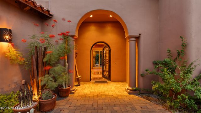 14460 N Sun Spring Drive, Oro Valley, AZ 85755