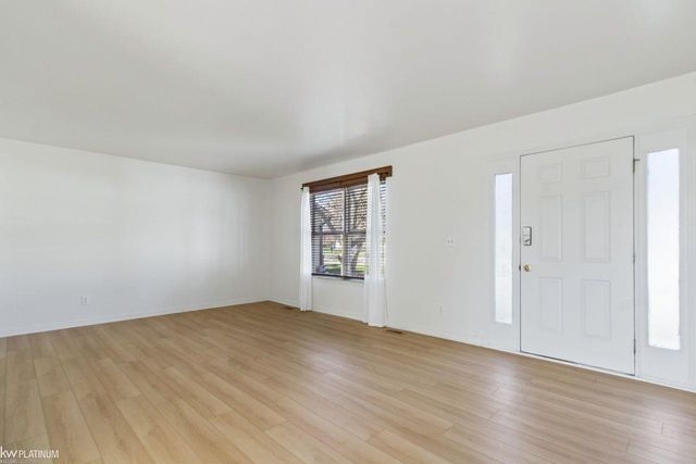 45880 Brookside North Drive, Macomb Twp, MI 48044