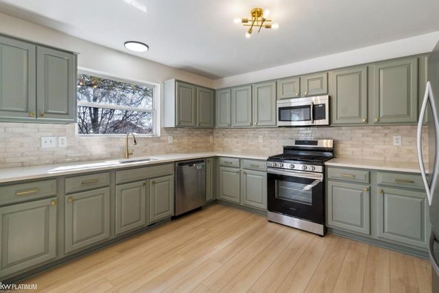 45880 Brookside North Drive, Macomb Twp, MI 48044