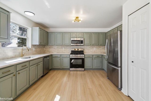 45880 Brookside North Drive, Macomb Twp, MI 48044