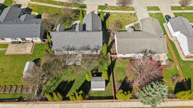45880 Brookside North Drive, Macomb Twp, MI 48044