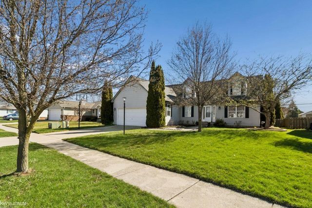 45880 Brookside North Drive, Macomb Twp, MI 48044