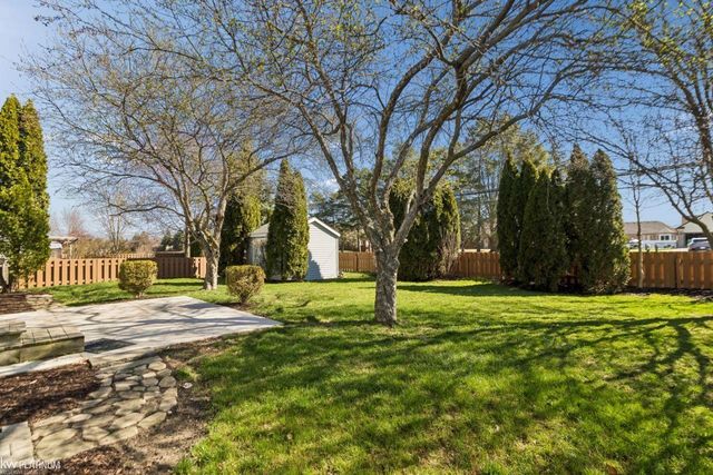 45880 Brookside North Drive, Macomb Twp, MI 48044