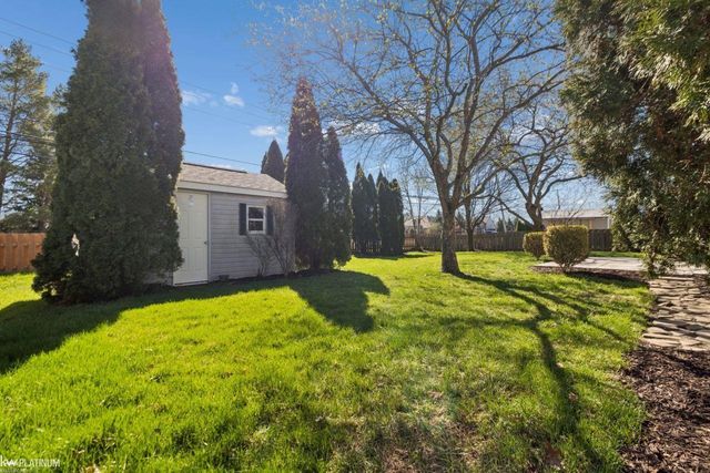 45880 Brookside North Drive, Macomb Twp, MI 48044