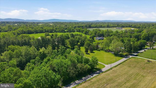 8805 REICHARD RD, Fairplay, MD 21733
