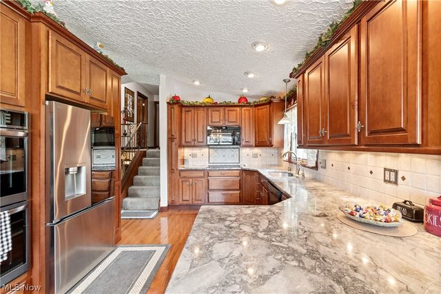 960 Karla Drive, Green, OH 44216
