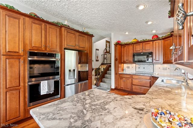 960 Karla Drive, Green, OH 44216