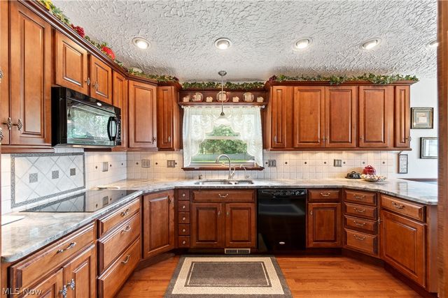 960 Karla Drive, Green, OH 44216