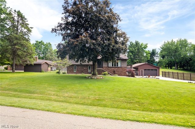 960 Karla Drive, Green, OH 44216