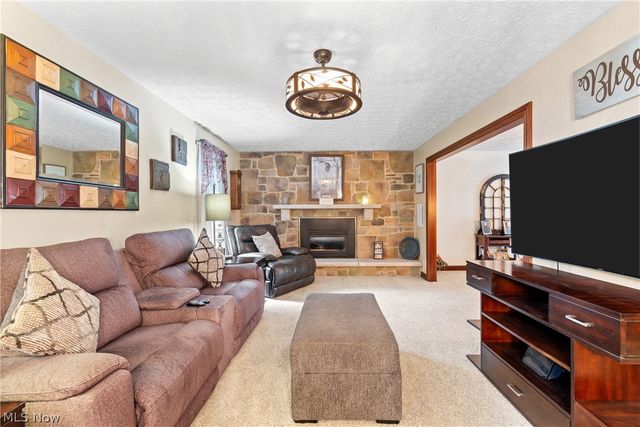 960 Karla Drive, Green, OH 44216