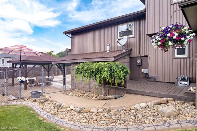 960 Karla Drive, Green, OH 44216