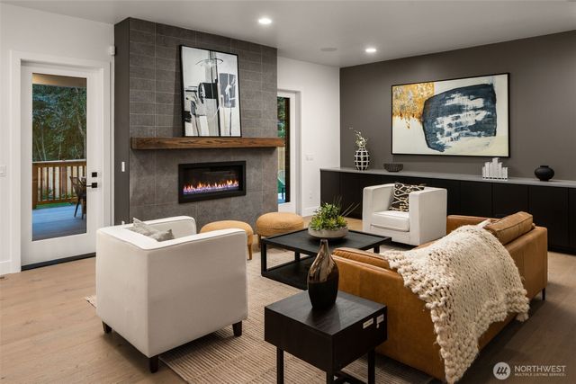 510 Nile Ave NE, Renton, WA 98059