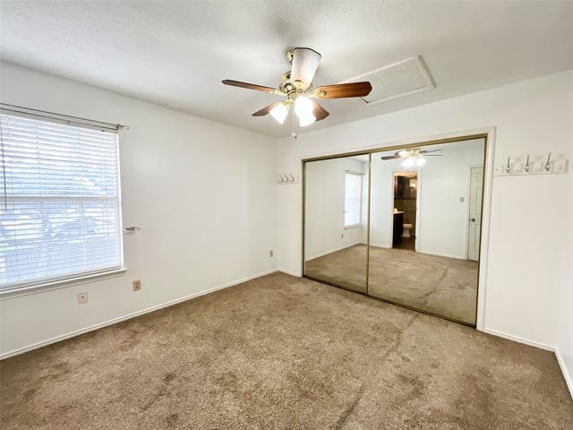 1450 Meadowood Village Drive, Fort Worth, TX 76120