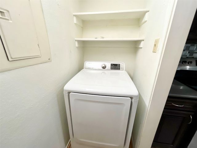 1450 Meadowood Village Drive, Fort Worth, TX 76120