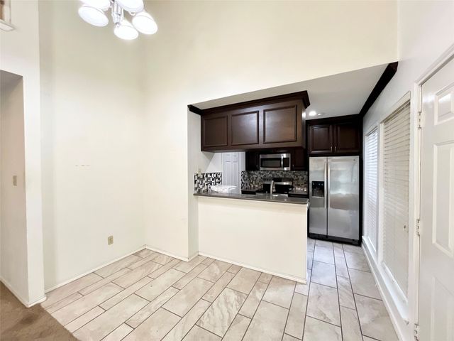 1450 Meadowood Village Drive, Fort Worth, TX 76120