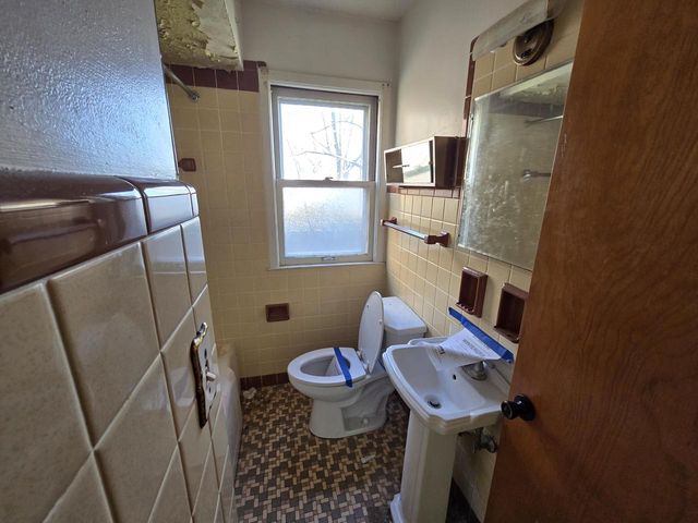 6128 N 38th STREET, Milwaukee, WI 53209