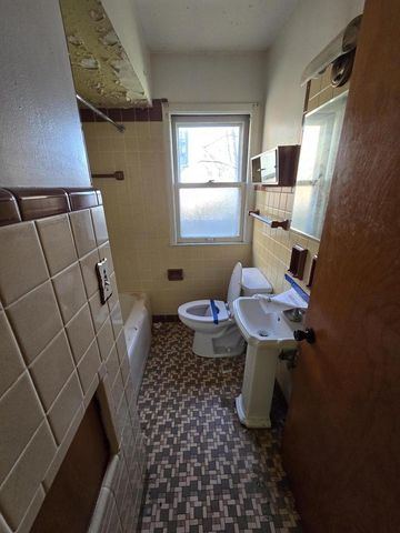 6128 N 38th STREET, Milwaukee, WI 53209