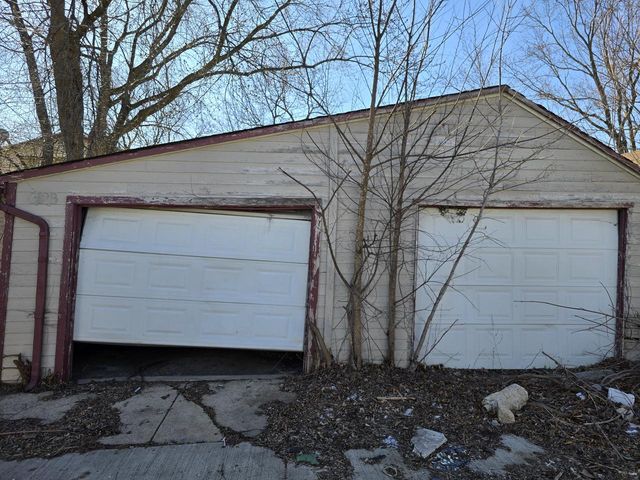 6128 N 38th STREET, Milwaukee, WI 53209