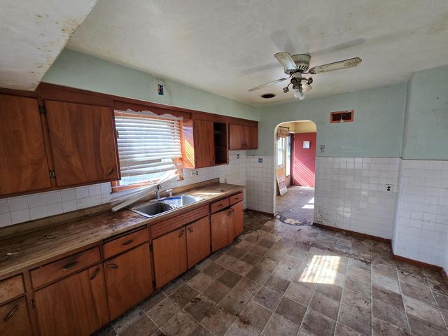 6128 N 38th STREET, Milwaukee, WI 53209