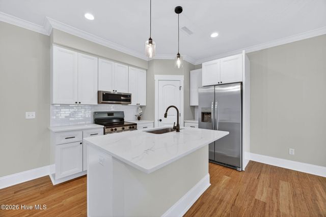 404 S Bodenheimer Street, Saint Helena, NC 28425