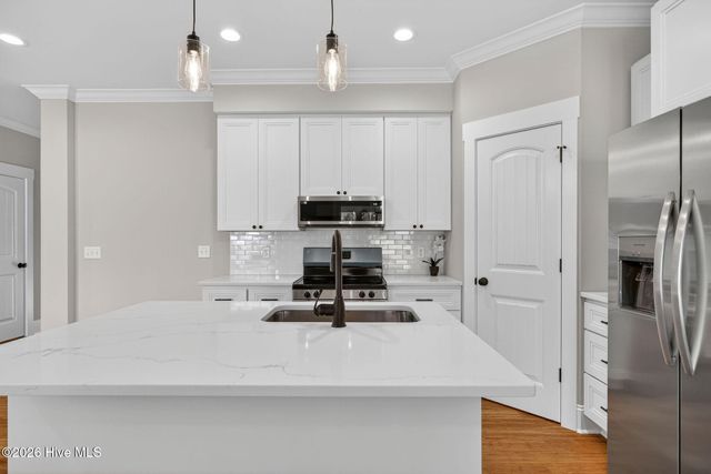 404 S Bodenheimer Street, Saint Helena, NC 28425