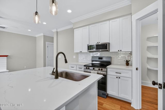 404 S Bodenheimer Street, Saint Helena, NC 28425