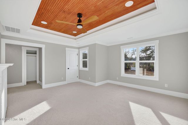 404 S Bodenheimer Street, Saint Helena, NC 28425