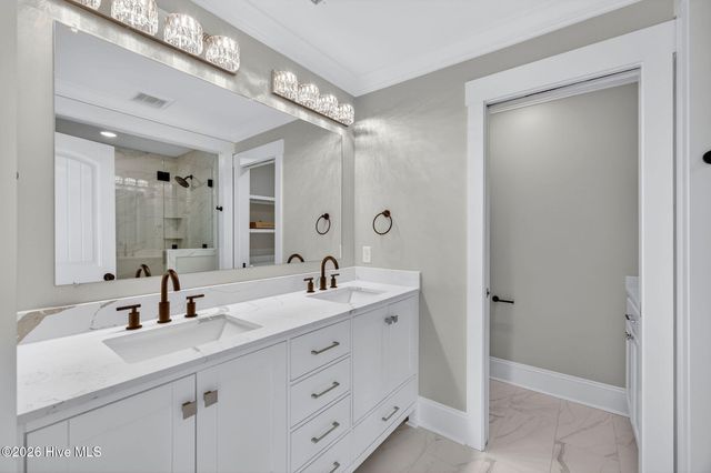 404 S Bodenheimer Street, Saint Helena, NC 28425