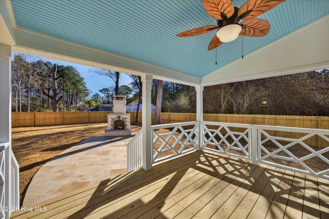 404 S Bodenheimer Street, Saint Helena, NC 28425