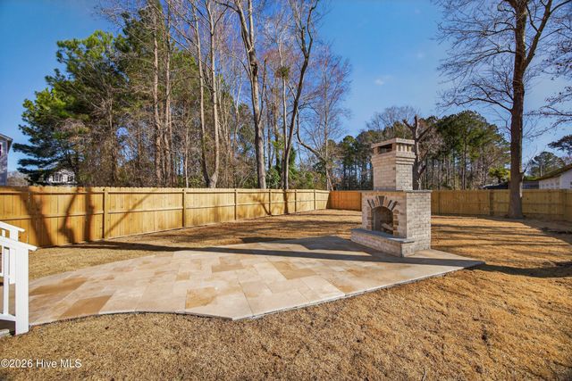 404 S Bodenheimer Street, Saint Helena, NC 28425