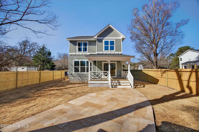 404 S Bodenheimer Street, Saint Helena, NC 28425