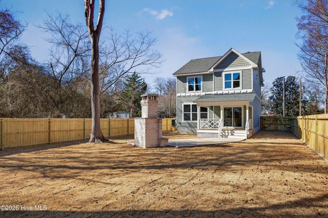 404 S Bodenheimer Street, Saint Helena, NC 28425