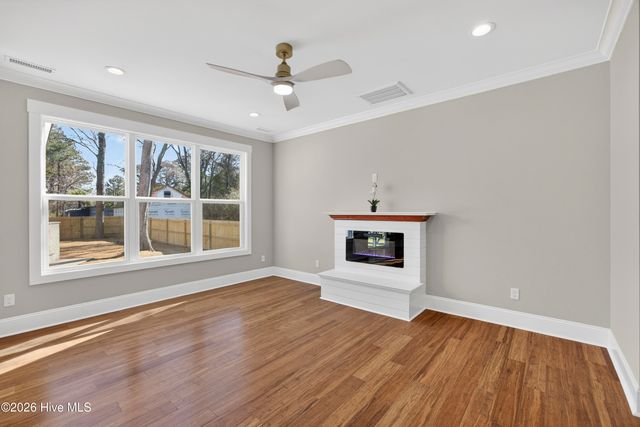 404 S Bodenheimer Street, Saint Helena, NC 28425