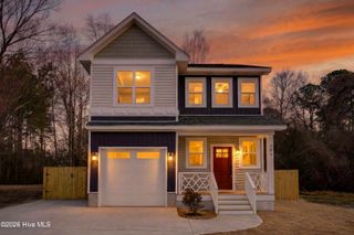 404 S Bodenheimer Street, Saint Helena, NC 28425