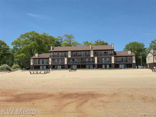 6520 N Us 23 26, Oscoda, MI 48750