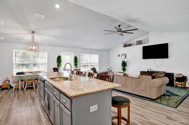 3236 Margaret Olivia Dr, Cantonment, FL 32533