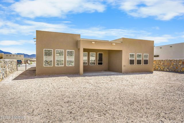 4141 Desert Falls Road, Las Cruces, NM 88011
