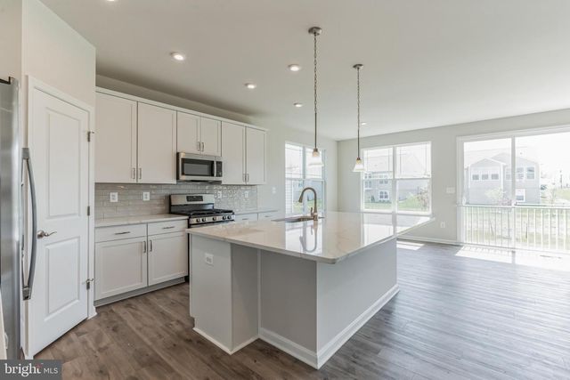 13 GOLDEN RAINTREE CT, Middletown, DE 19709