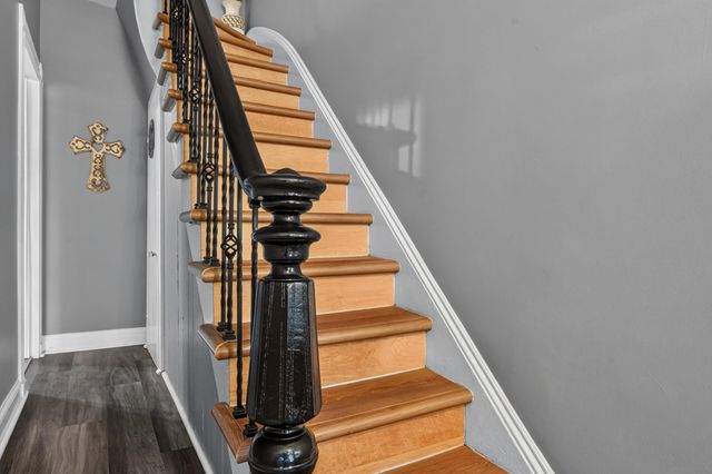 14 WEST 52ND ST, Bayonne, NJ 07002