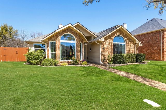 1315 Blue Jay Drive, Lewisville, TX 75077