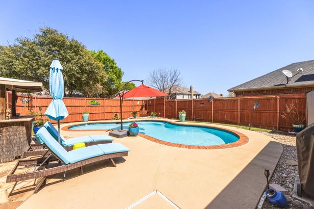 1315 Blue Jay Drive, Lewisville, TX 75077