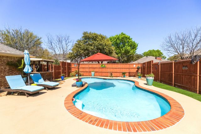 1315 Blue Jay Drive, Lewisville, TX 75077