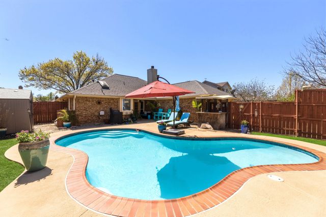 1315 Blue Jay Drive, Lewisville, TX 75077