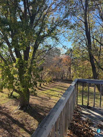 1513 S Splitrock Blvd Boulevard, Brandon, SD 57005