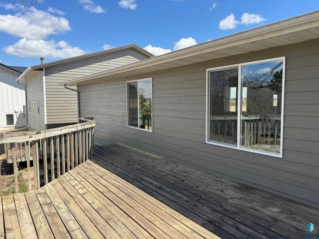 1513 S Splitrock Blvd Boulevard, Brandon, SD 57005