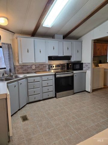 227 W Ave D, Jerome, ID 83338