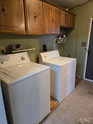 227 W Ave D, Jerome, ID 83338